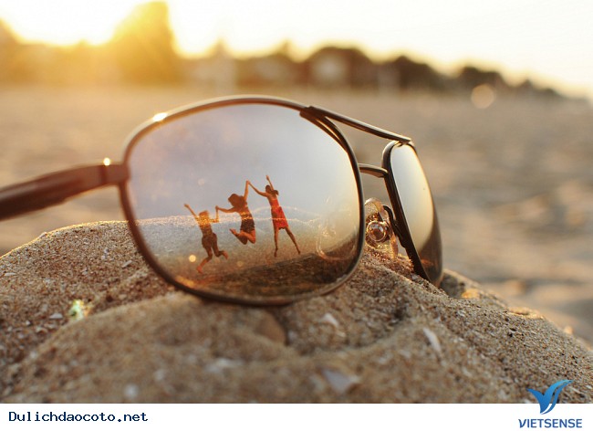 10 “bảo bối” luôn phải mang theo khi đi tắm biển Cô Tô của phái đẹp - Ảnh 1