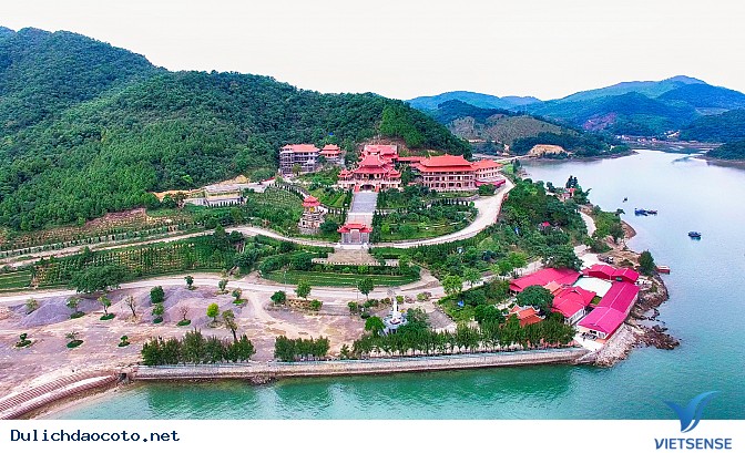 Ghé thăm Cái Bầu ngôi chùa ven biển đẹp nhất miền bắc - Ảnh 1 Ghé thăm Cái Bầu ngôi chùa ven biển đẹp nhất miền bắc - Ảnh 1