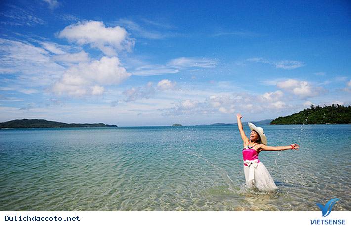 Bãi Biển Hồng Vàn