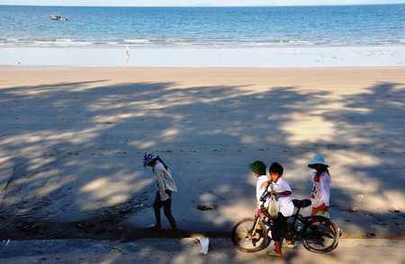 Chùm Ảnh Cuộc Sống Thường Ngày Trên Đảo Cô Tô - Ảnh 10 Chùm Ảnh Cuộc Sống Thường Ngày Trên Đảo Cô Tô - Ảnh 10