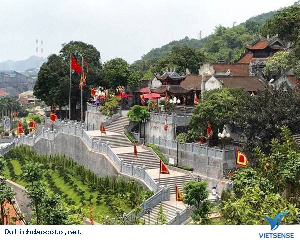 Đến Cô tô, đừng quên dừng chân chiêm bại tại đền Cửa Ông - Ảnh 1