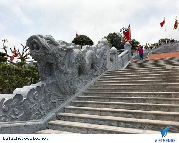 Đến Cô tô, đừng quên dừng chân chiêm bại tại đền Cửa Ông - Ảnh 2