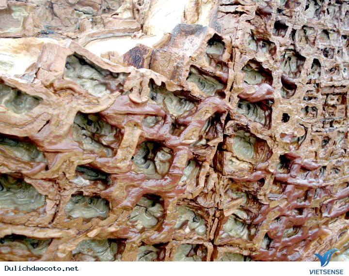 Độc Đáo Vách Núi Socola Trên Đảo Cô Tô - Ảnh 2 Độc Đáo Vách Núi Socola Trên Đảo Cô Tô - Ảnh 2