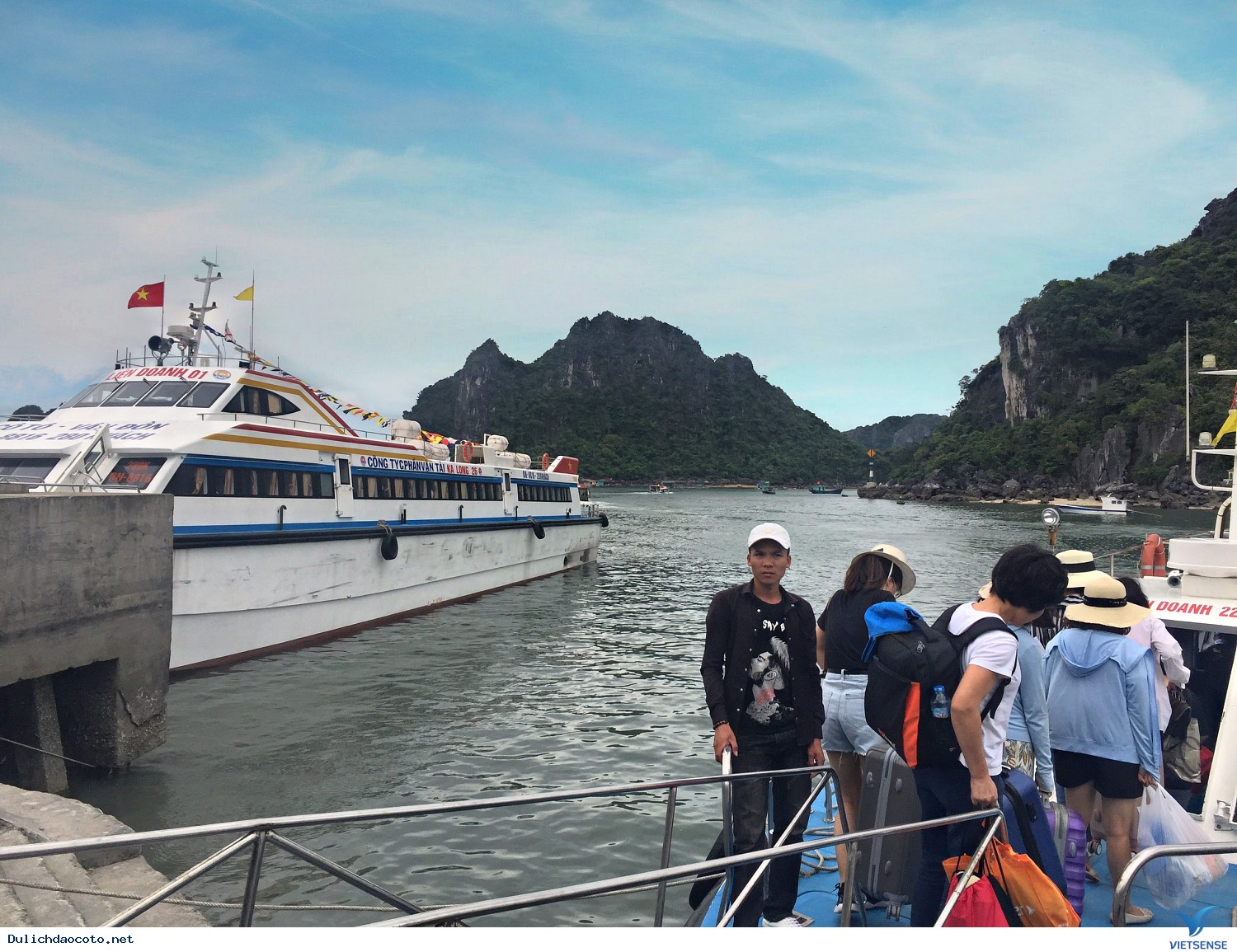 Hình Ảnh Đoàn chương trình Cô Tô Dịp Lễ 30/4 - Ảnh 8 Hình Ảnh Đoàn chương trình Cô Tô Dịp Lễ 30/4 - Ảnh 8