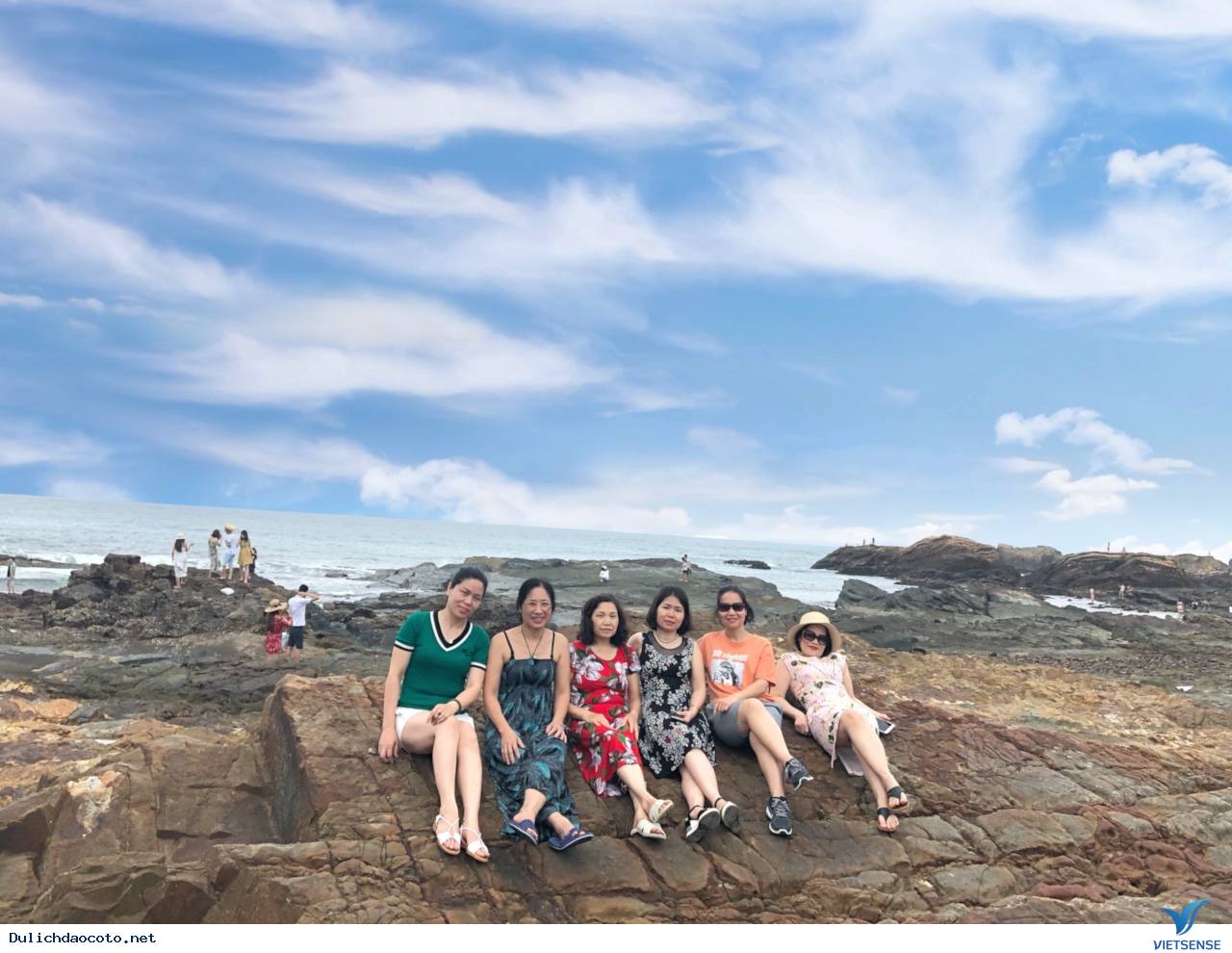 Hình Ảnh Đoàn chương trình Cô Tô Dịp Lễ 30/4 - Ảnh 9 Hình Ảnh Đoàn chương trình Cô Tô Dịp Lễ 30/4 - Ảnh 9