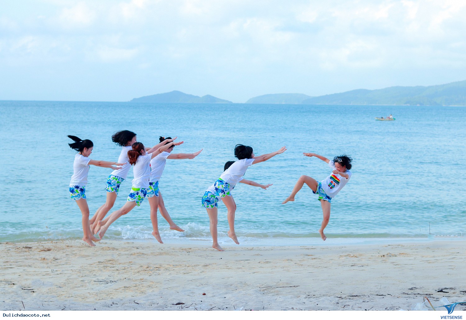 Hình Ảnh Đoàn chương trình Cô Tô Mùa Hè Tháng 6 - Ảnh 3