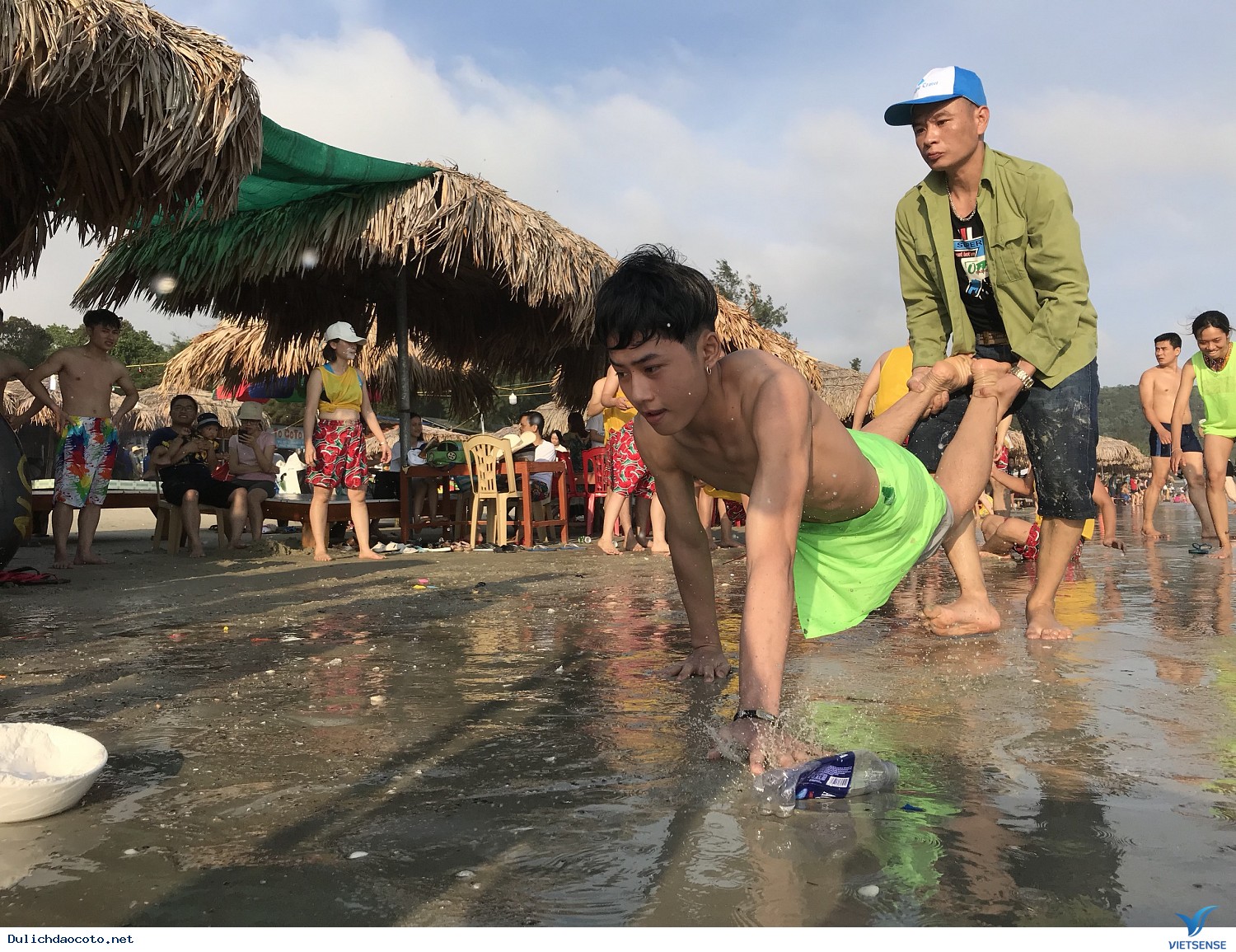 Hình Ảnh Đoàn chương trình Cô Tô Tháng 5 - Ảnh 6 Hình Ảnh Đoàn chương trình Cô Tô Tháng 5 - Ảnh 6