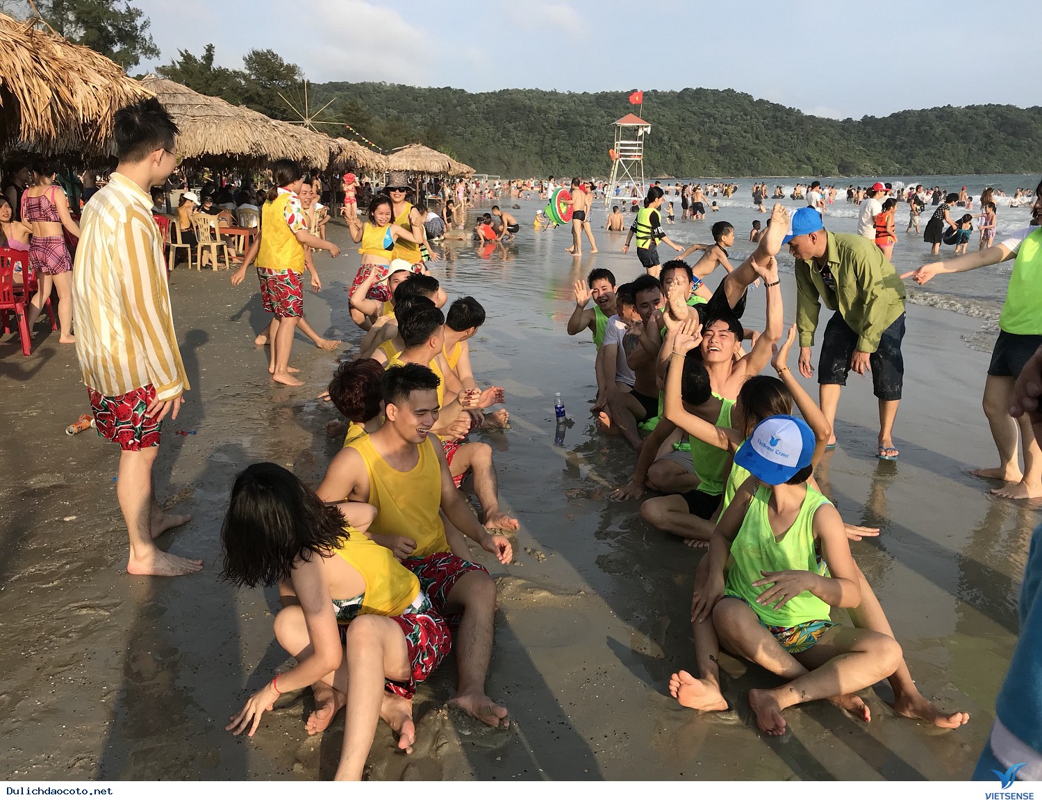 Hình Ảnh Đoàn chương trình Cô Tô Tháng 5 - Ảnh 3 Hình Ảnh Đoàn chương trình Cô Tô Tháng 5 - Ảnh 3