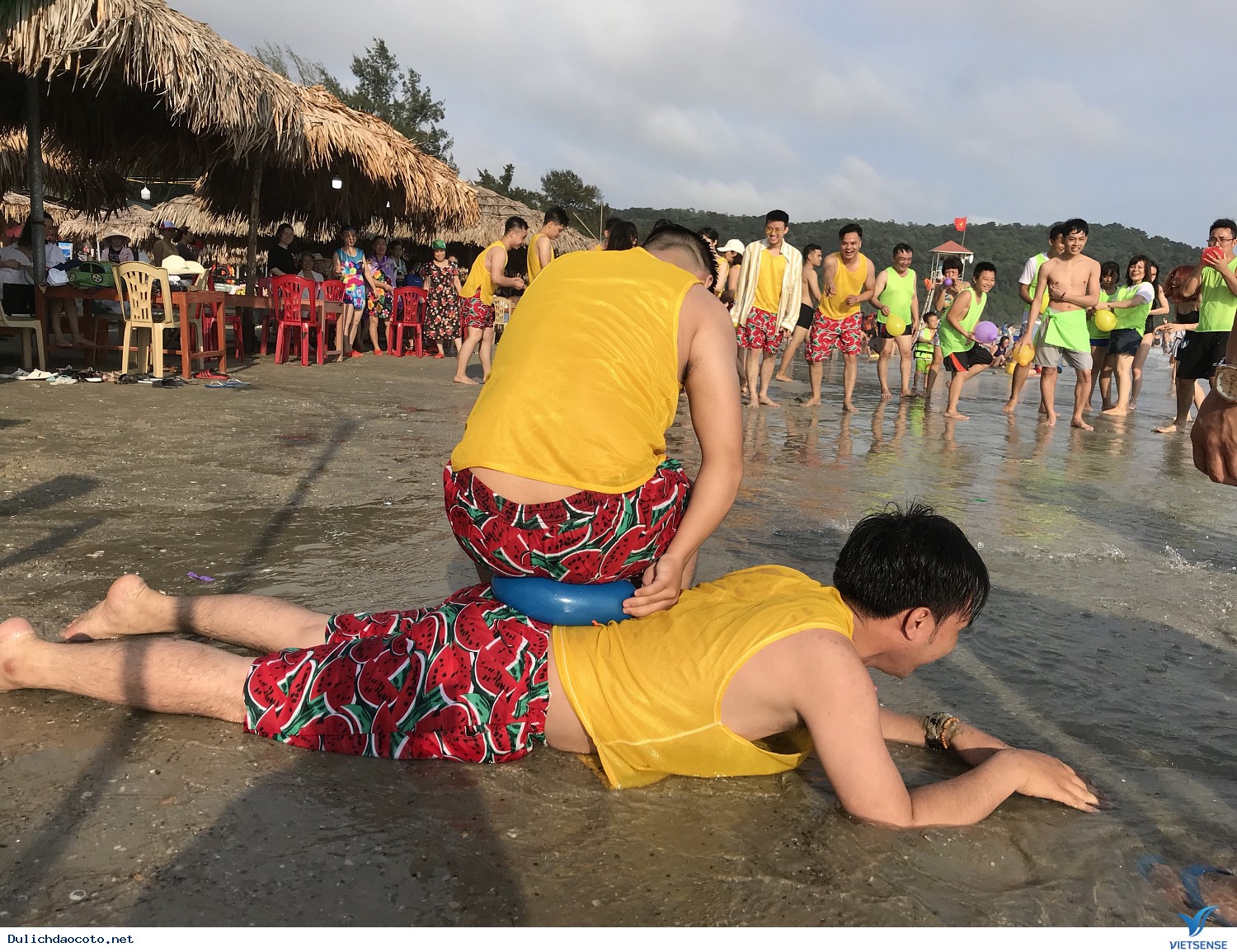 Hình Ảnh Đoàn chương trình Cô Tô Tháng 5 - Ảnh 4 Hình Ảnh Đoàn chương trình Cô Tô Tháng 5 - Ảnh 4