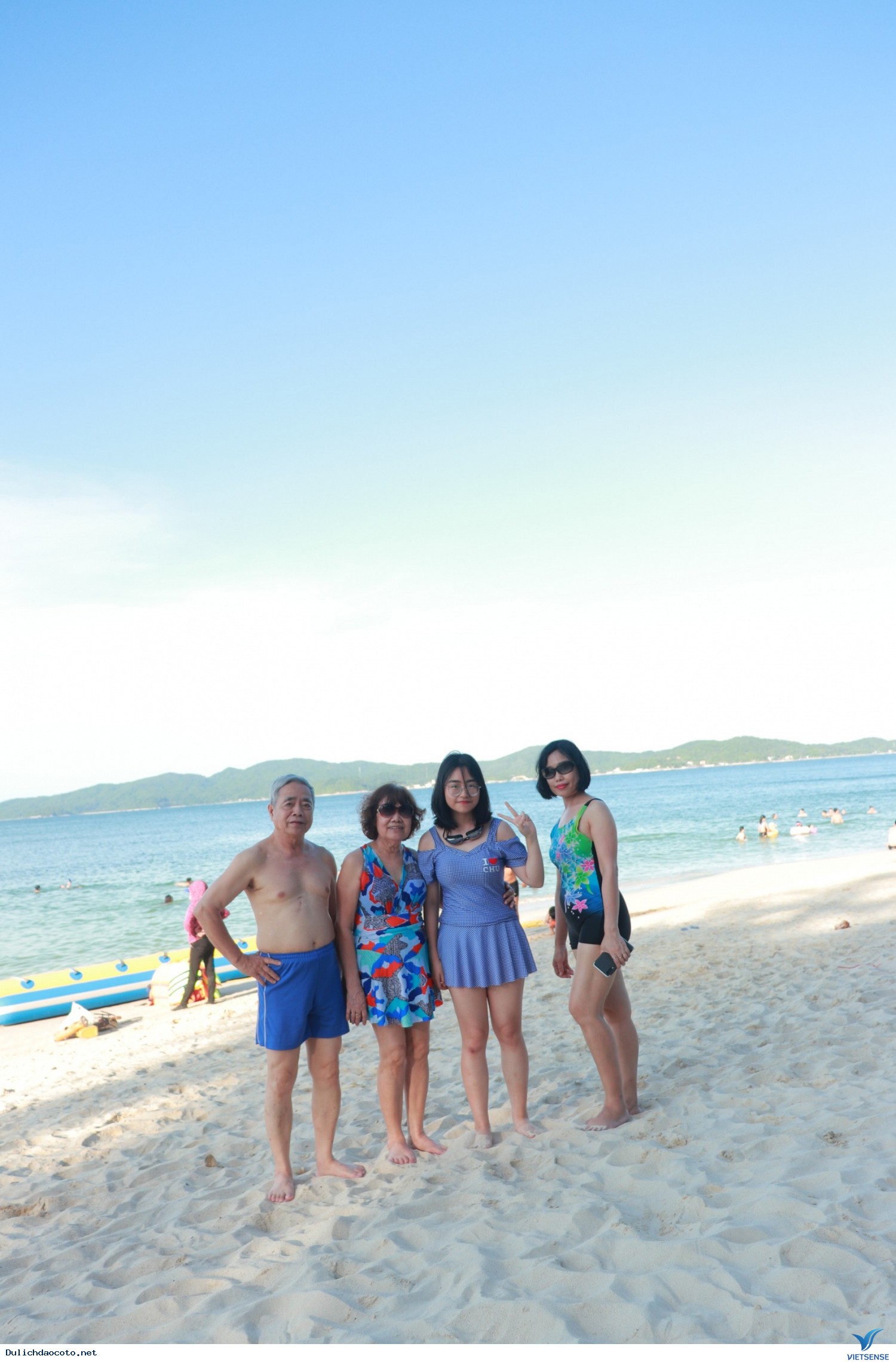 Hình Ảnh Đoàn chương trình Cô Tô Tháng 6 - Ảnh 5 Hình Ảnh Đoàn chương trình Cô Tô Tháng 6 - Ảnh 5