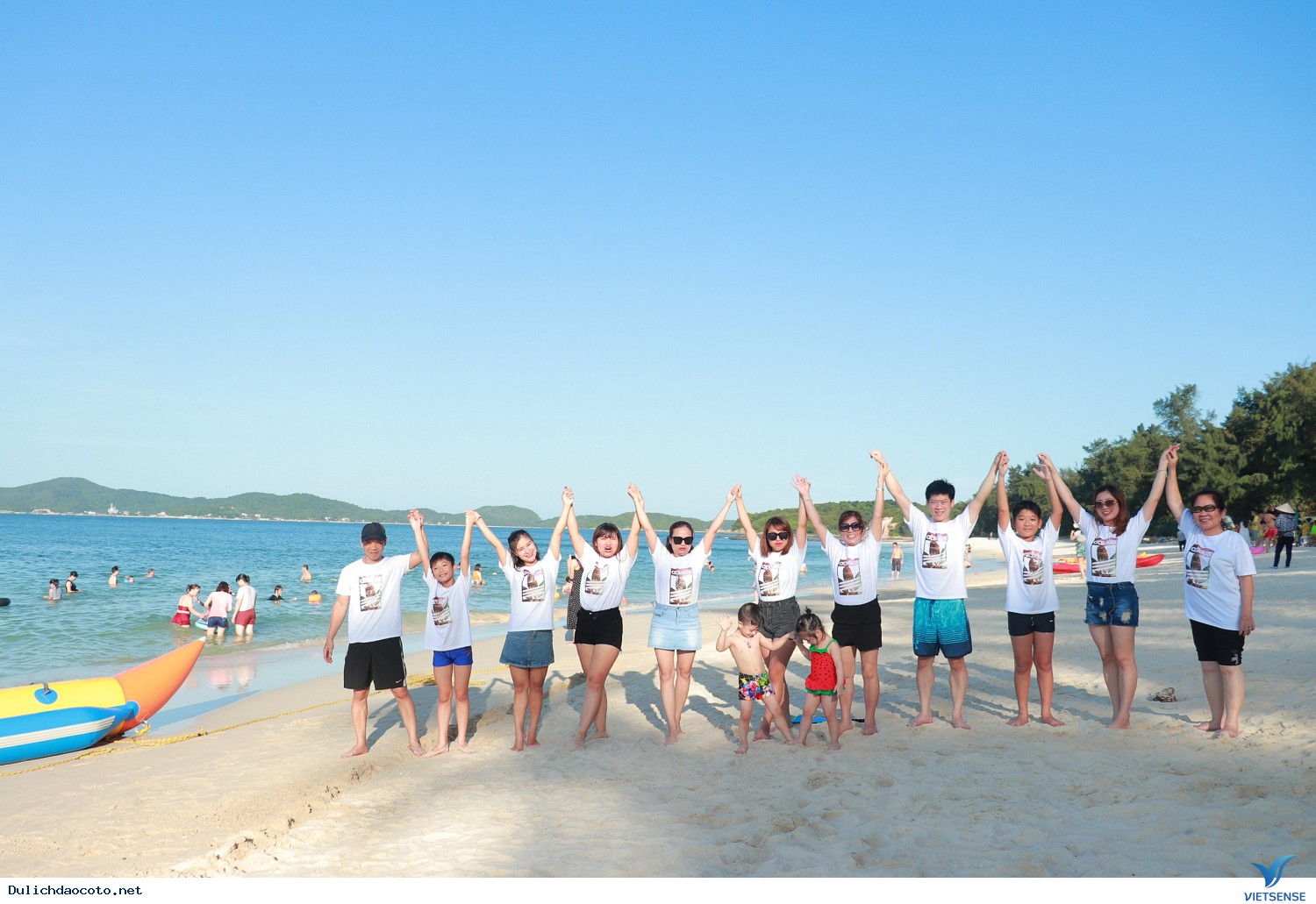 Hình Ảnh Đoàn chương trình Cô Tô Tháng 6 - Ảnh 1 Hình Ảnh Đoàn chương trình Cô Tô Tháng 6 - Ảnh 1