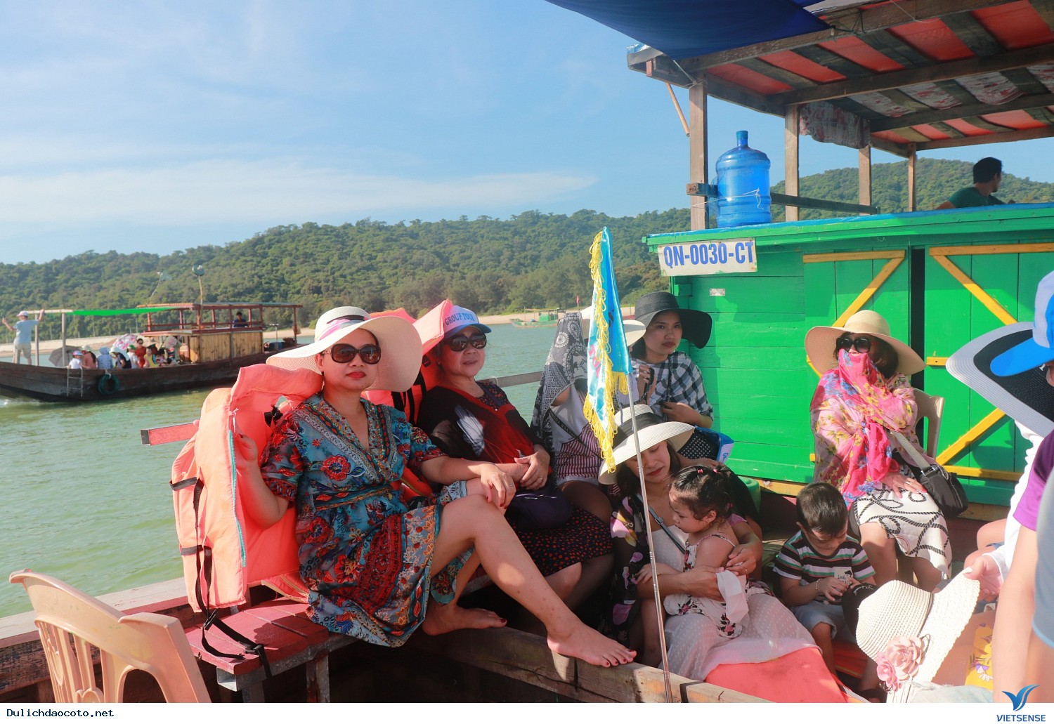 Hình Ảnh Đoàn chương trình Cô Tô Tháng 6 - Ảnh 14 Hình Ảnh Đoàn chương trình Cô Tô Tháng 6 - Ảnh 14