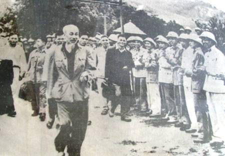 Nhà lưu niệm Bác Hồ - Ảnh 1