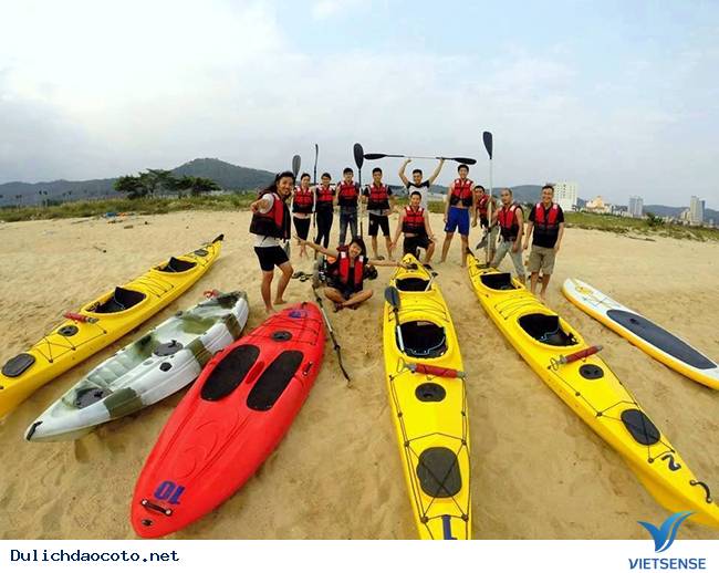 Chèo thuyền Kayak vượt sóng biển Chèo thuyền Kayak vượt sóng biển